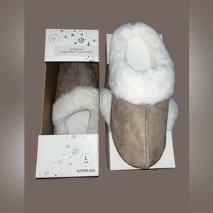 *new* Festive Voice Collection Women's Chestnut Slippers Size L 8-9